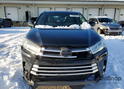 2018 Toyota Highlander Se из США, поврежденный, VIN 5TDJZRFH8JS528962